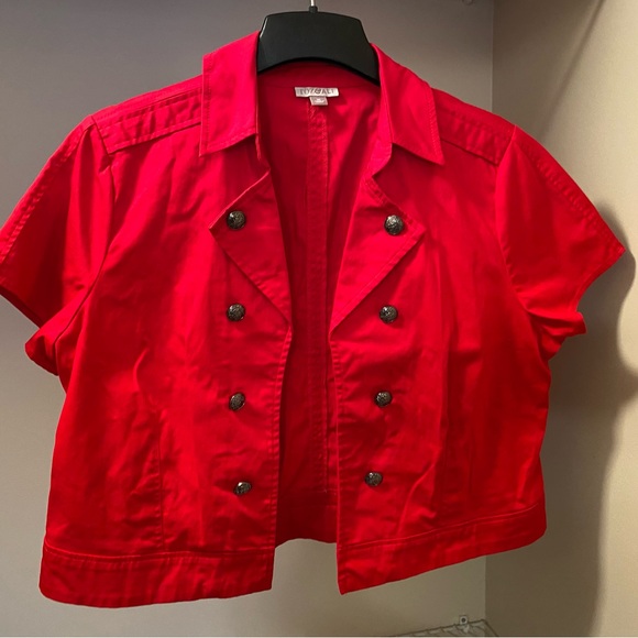 Ladies XL Roz & Ali red short sleeve jacket with gold buttons - Picture 9 of 9